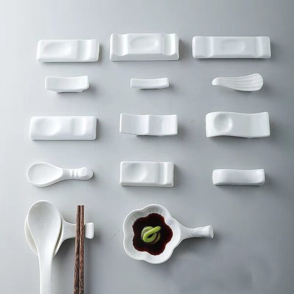 Ceramic chopstick holder with spoon rest
