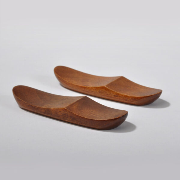 nanmu wood chopstick rest curved design